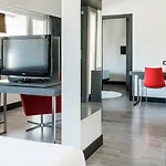 Otel Ilunion Romareda 4*