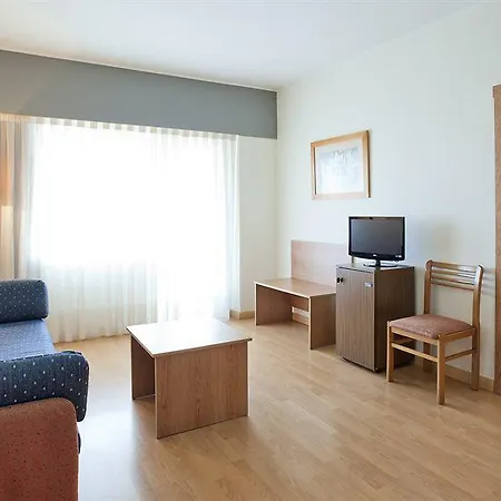Hotel Ilunion Romareda 4*