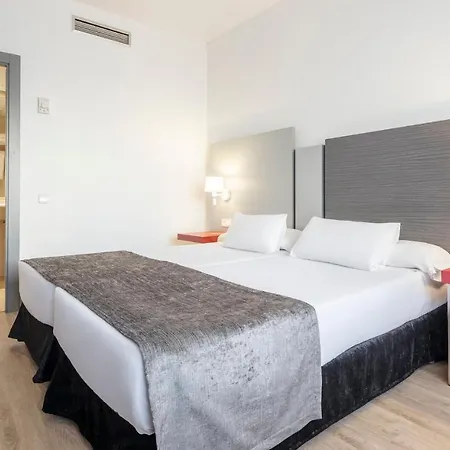 Hotel Ilunion Romareda