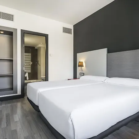 Hotel Ilunion Romareda