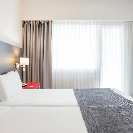 Ilunion Romareda 4* Сарагоса