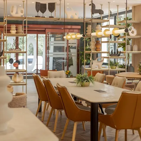 Hotel Ilunion Romareda