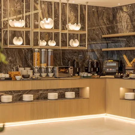 Hotel Ilunion Romareda