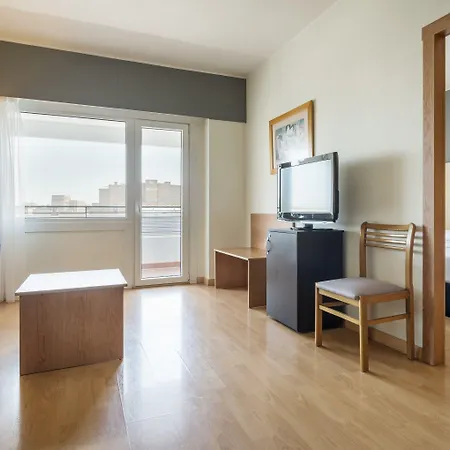 Hotel Ilunion Romareda 4*