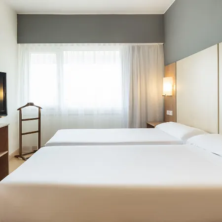 Hotel Ilunion Romareda Saragossa