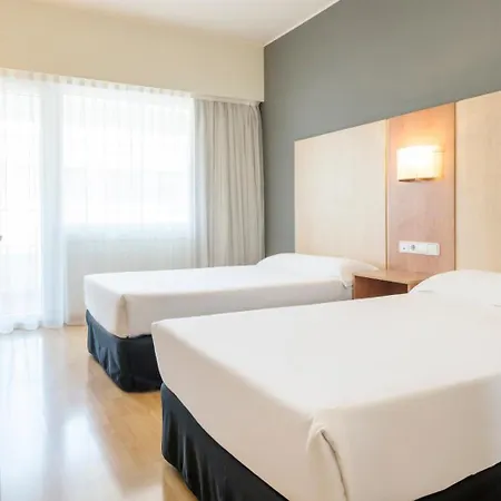Hotel Ilunion Romareda