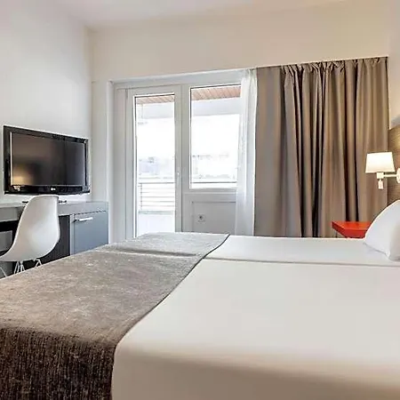 Hotel Ilunion Romareda