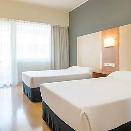 Hotel Ilunion Romareda