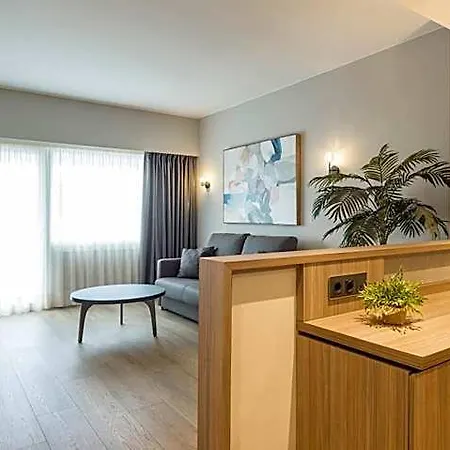 Hotel Ilunion Romareda 4*