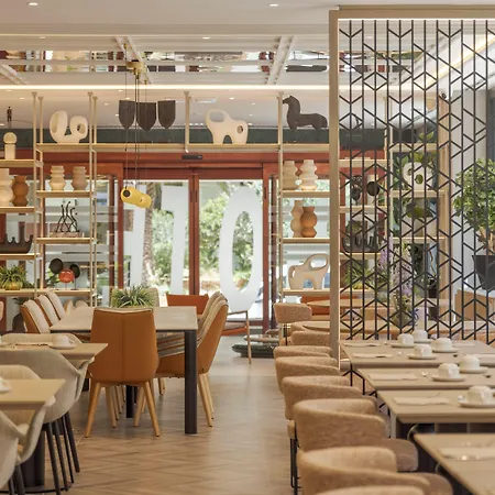 Hotel Ilunion Romareda 4*