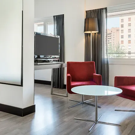 Hotel Ilunion Romareda 4*