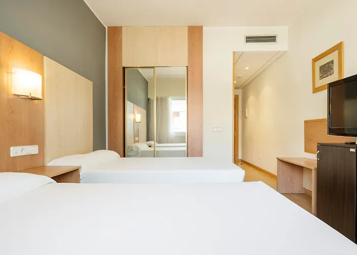 Ilunion Romareda Hotel 4*