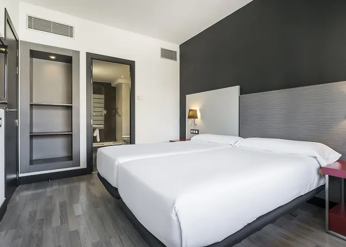 Ilunion Romareda Hotell 4*