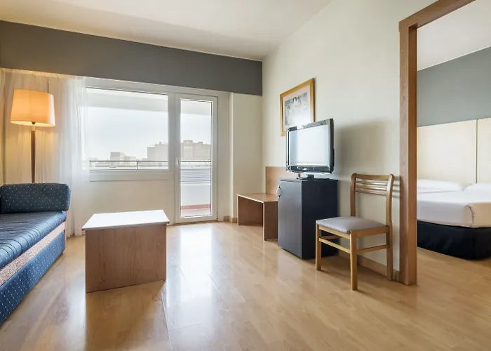 Hotel Ilunion Romareda 4*