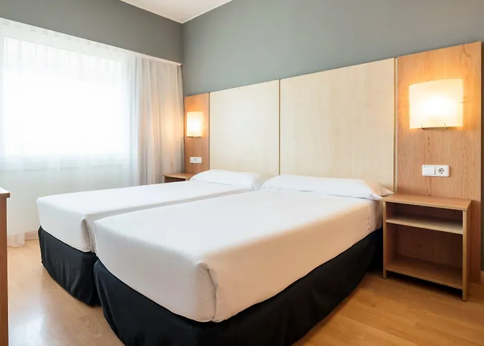 Hotell Ilunion Romareda 4*