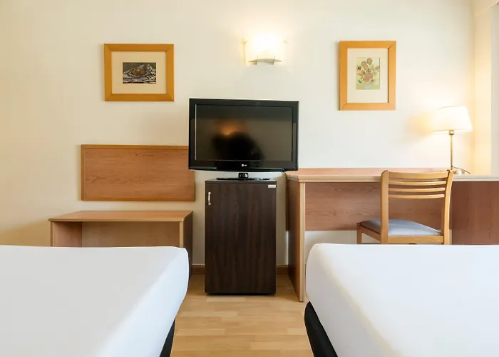 Hotell Ilunion Romareda 4*