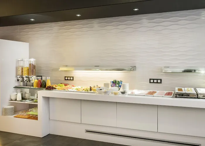 Hotel Ilunion Romareda 4*