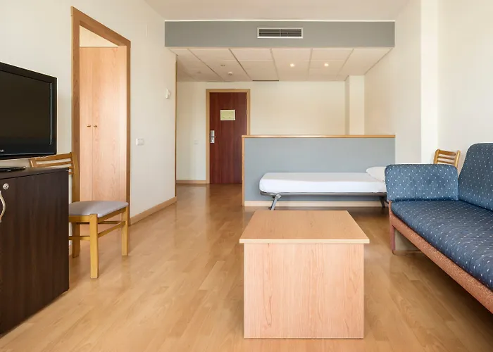 Ilunion Romareda Hotell 4*