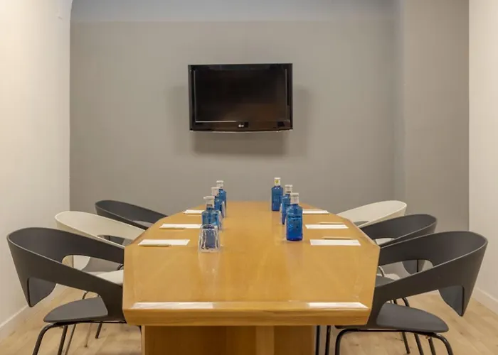 Hotell Ilunion Romareda 4*