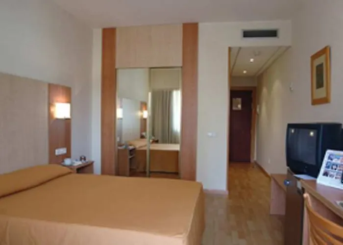 Hotel Ilunion Romareda