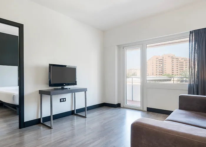 Ilunion Romareda Hotell 4*