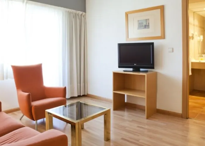 Hotell Ilunion Romareda